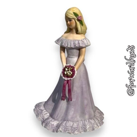 Enesco Growing Up Birthday Girls Age 16 Figurine - Picture 5 of 9